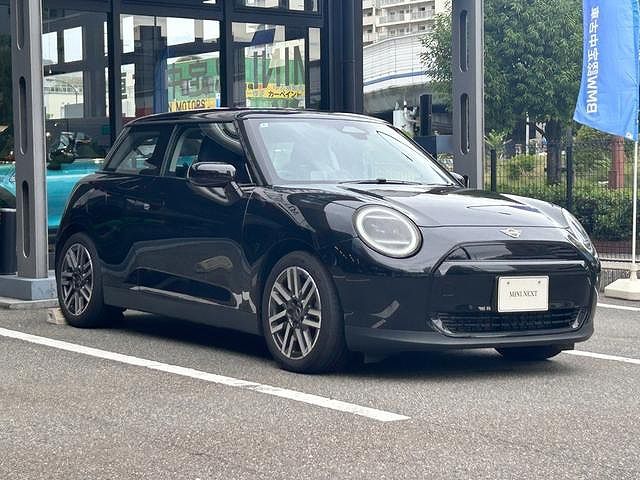 J01 MINI Cooper E