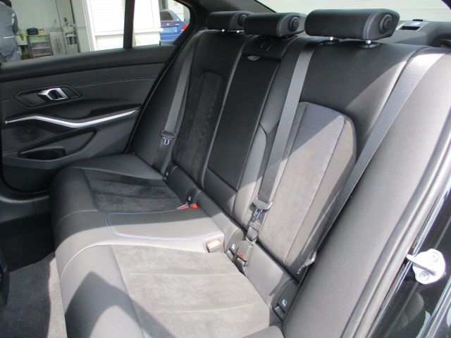 320d xDrive Berline RHD