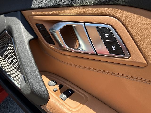 G29 z4 sDrive20i RHD