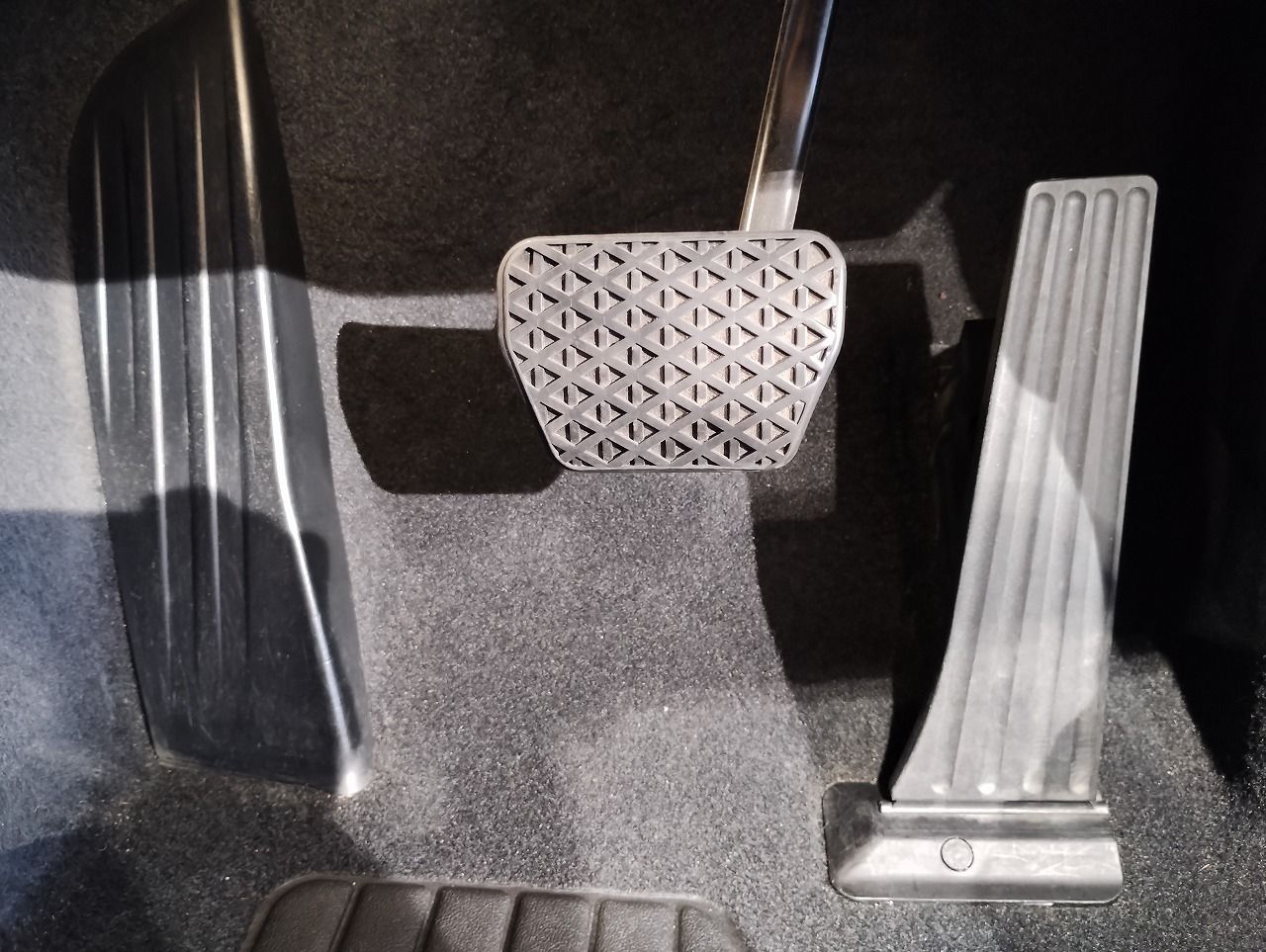 118D 5DOOR RHD