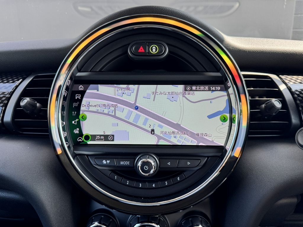 F55 COOPER S D(AT)
