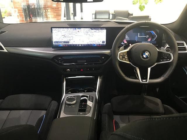 320d xDrive Berline RHD