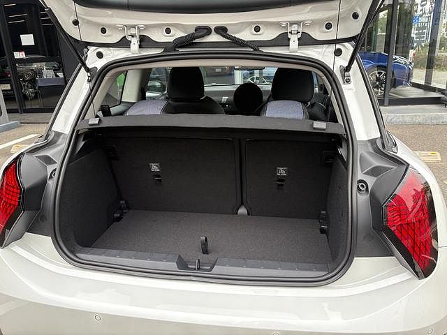 J01 MINI Cooper E