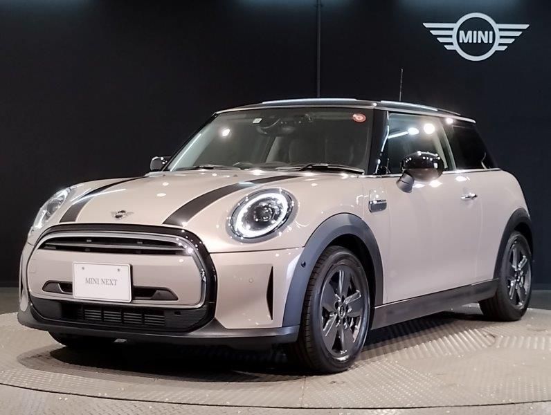 THE NEW MINI COOPER 3 DOOR.