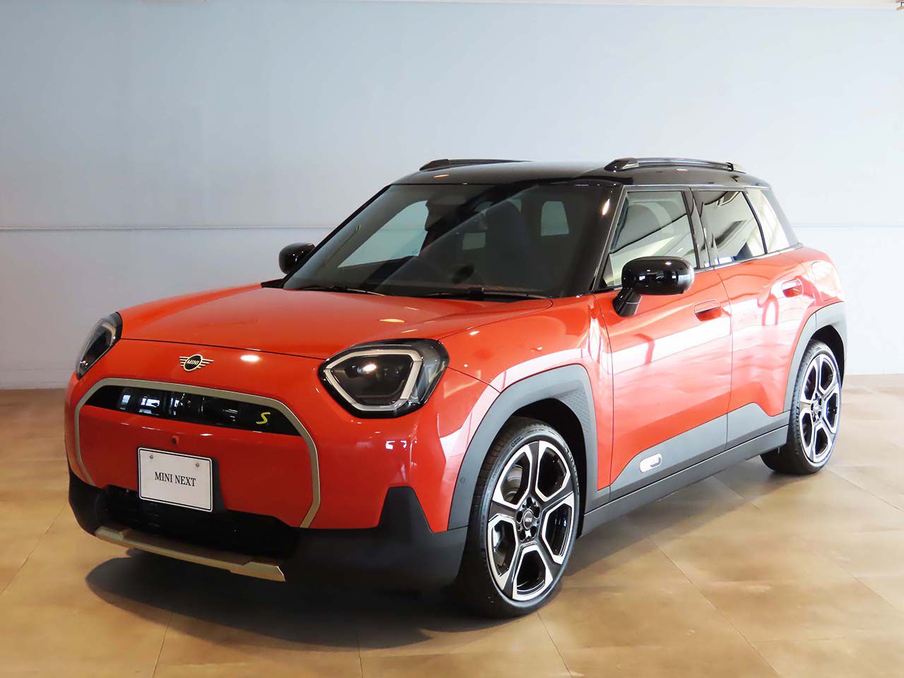 THE NEW ALL-ELECTRIC MINI ACEMAN SE