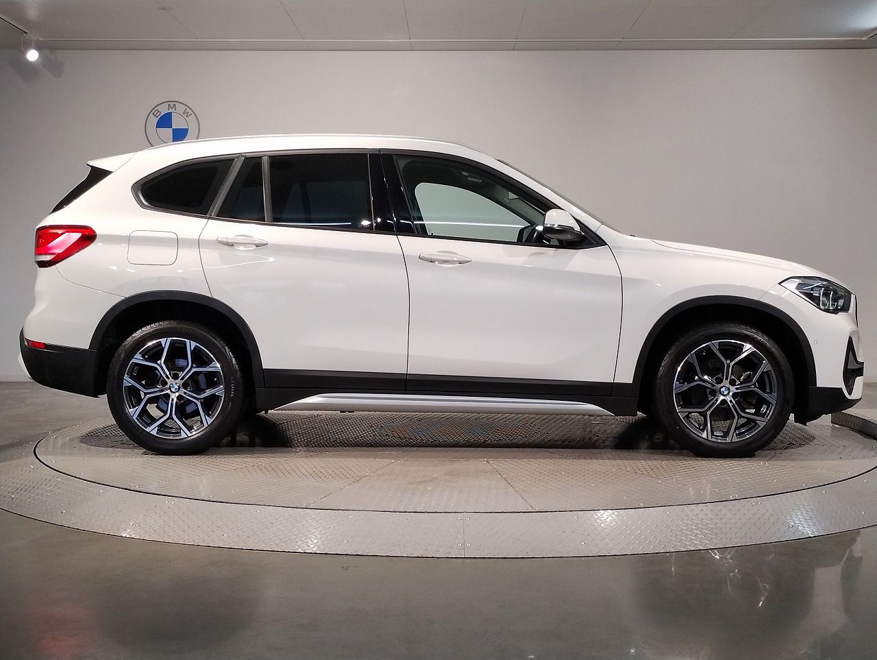 X1 sDrive18i RHD