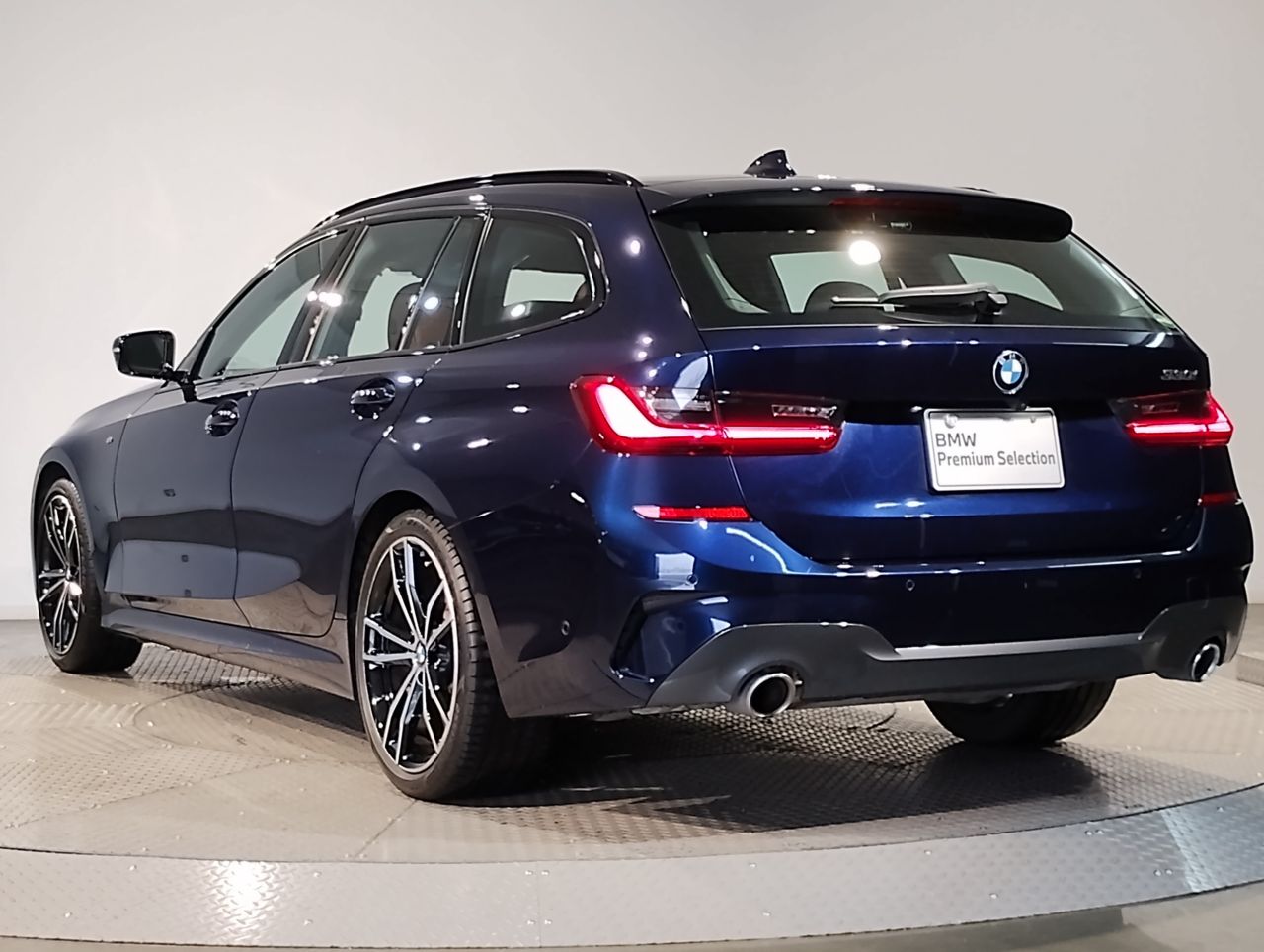 G21 330i Touring RHD
