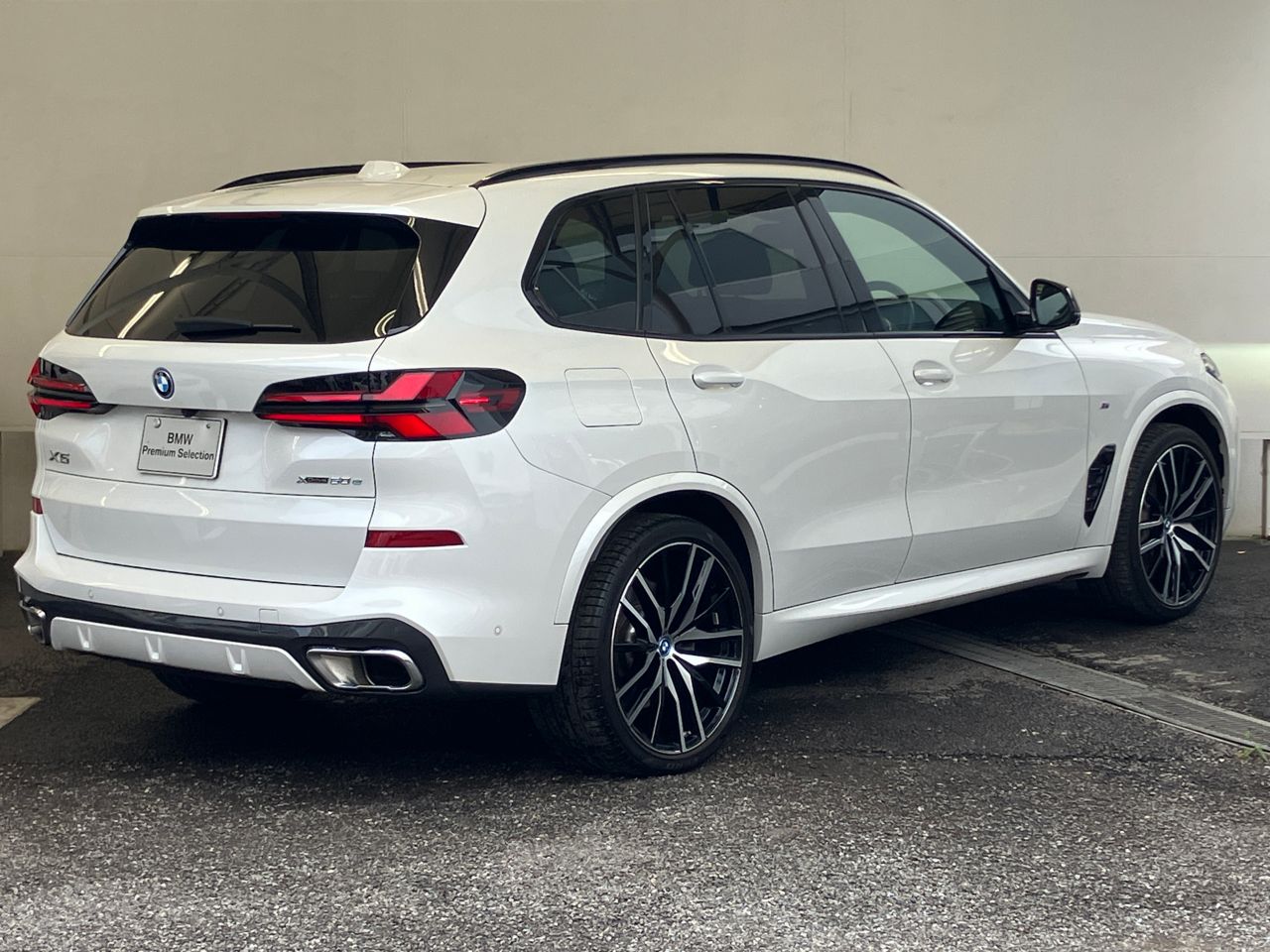 X5 xDrive50e RHD