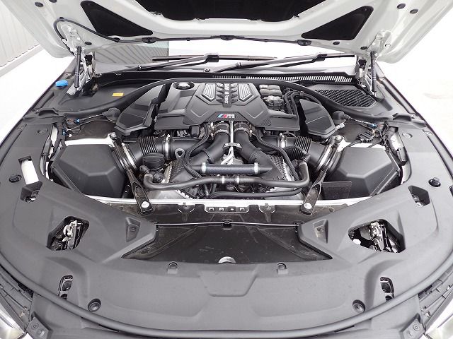 F91 M8 Competition Convertible S63 4.4i