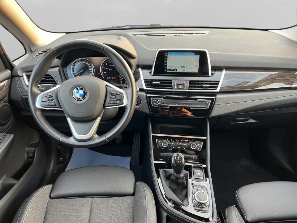 BMW 218