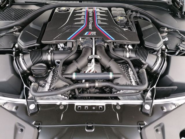 BMW M8