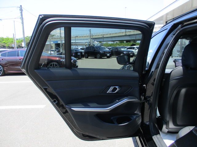 G21 320i Touring LCI RHD