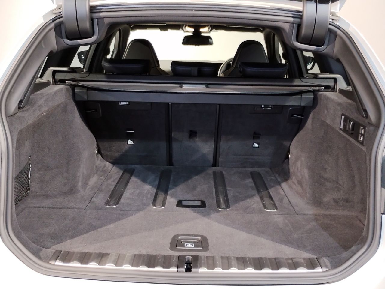 G21 M340i xDrive Touring LCI RHD