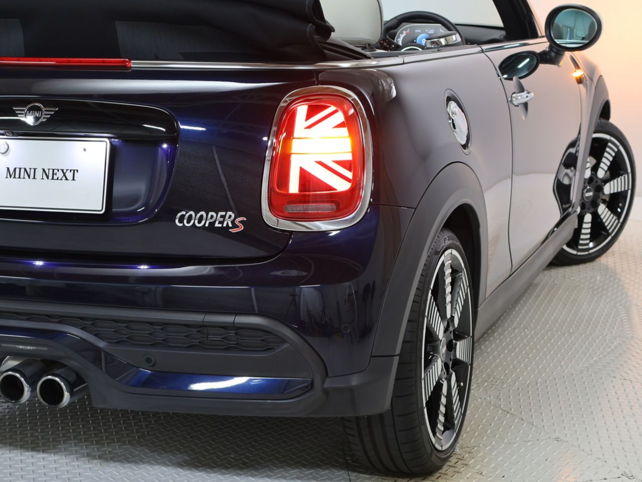 MINI Cooper S Convertible RHD