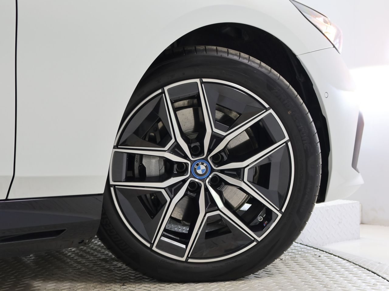 BMW i5 eDrive40 Sedan RHD