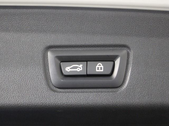 G26 i4 eDrive40 RHD