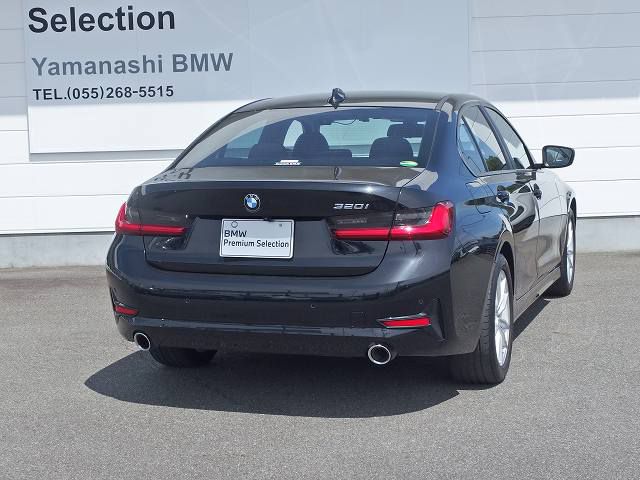 320i Sedan RHD
