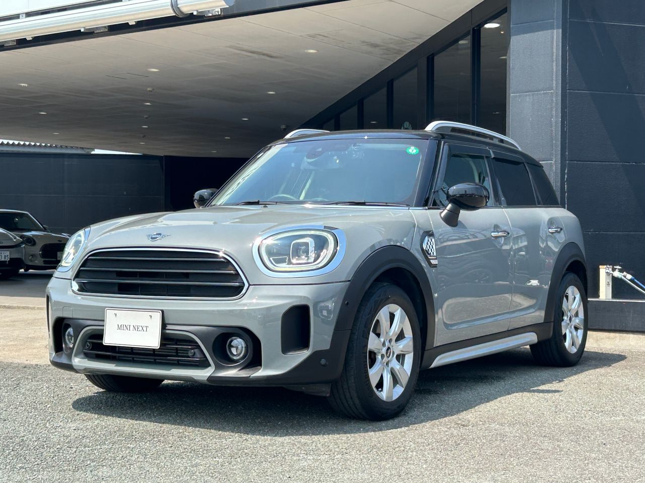 THE NEW MINI COOPER D CROSSOVER.