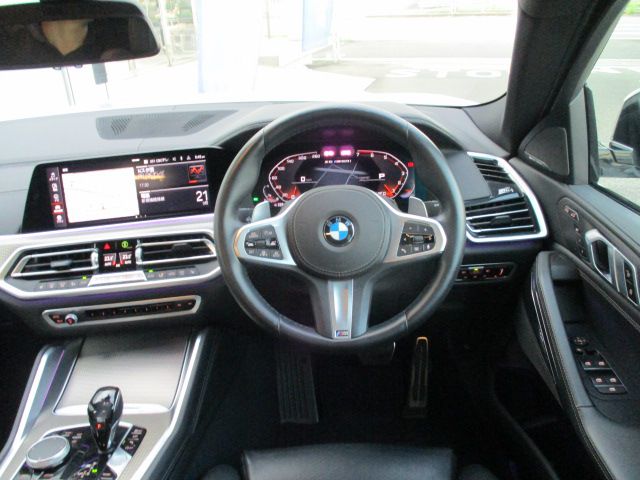 X* M50i RHD