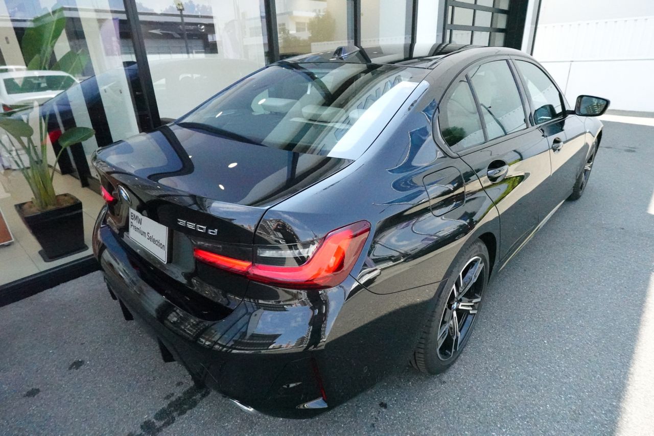 320d xDrive Berline RHD