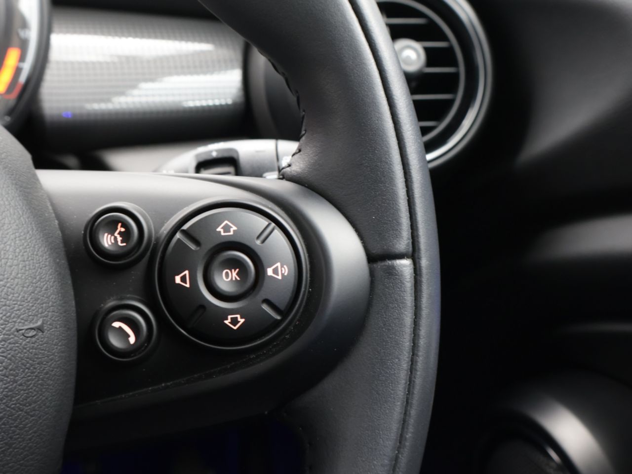 MINI F55 Cooper D 5dr Hatch LCI