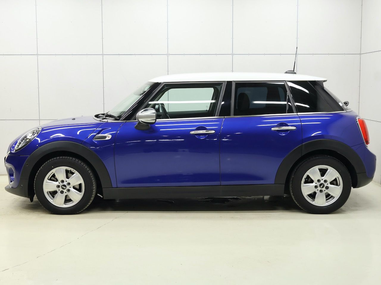 F55 COOPER D (AT)