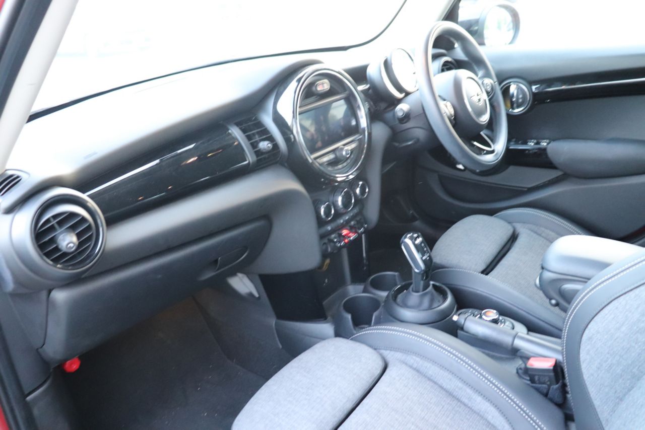 F55 MINI Cooper 5-Door Hatch LCI