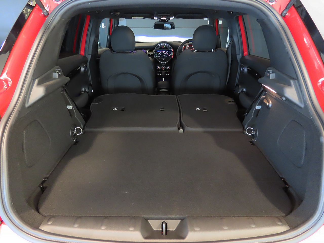 F55 COOPER S D(AT)