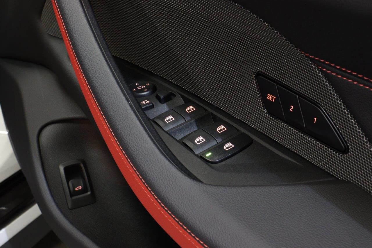 G** ***i G*** C**** ***