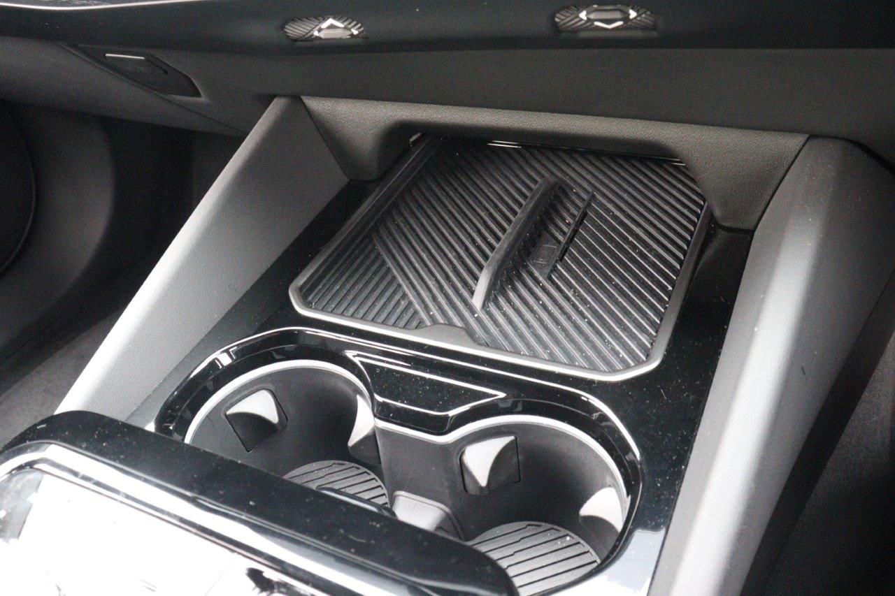 520i Sedan RHD