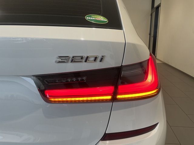 G21 320i RHD