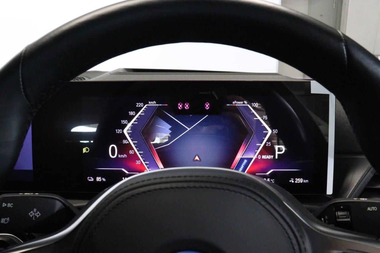 G26 i4 eDrive35 RHD