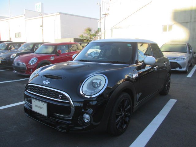 F55 COOPER S D(AT)