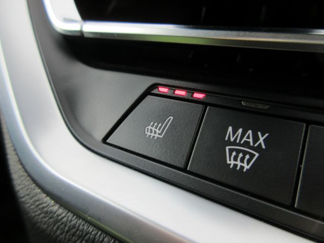 G20 320d xDrive RHD Saloon