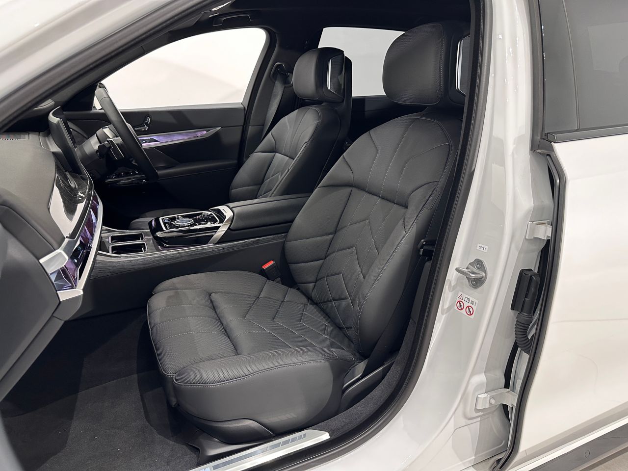 i7 xDrive60 Sedan RHD