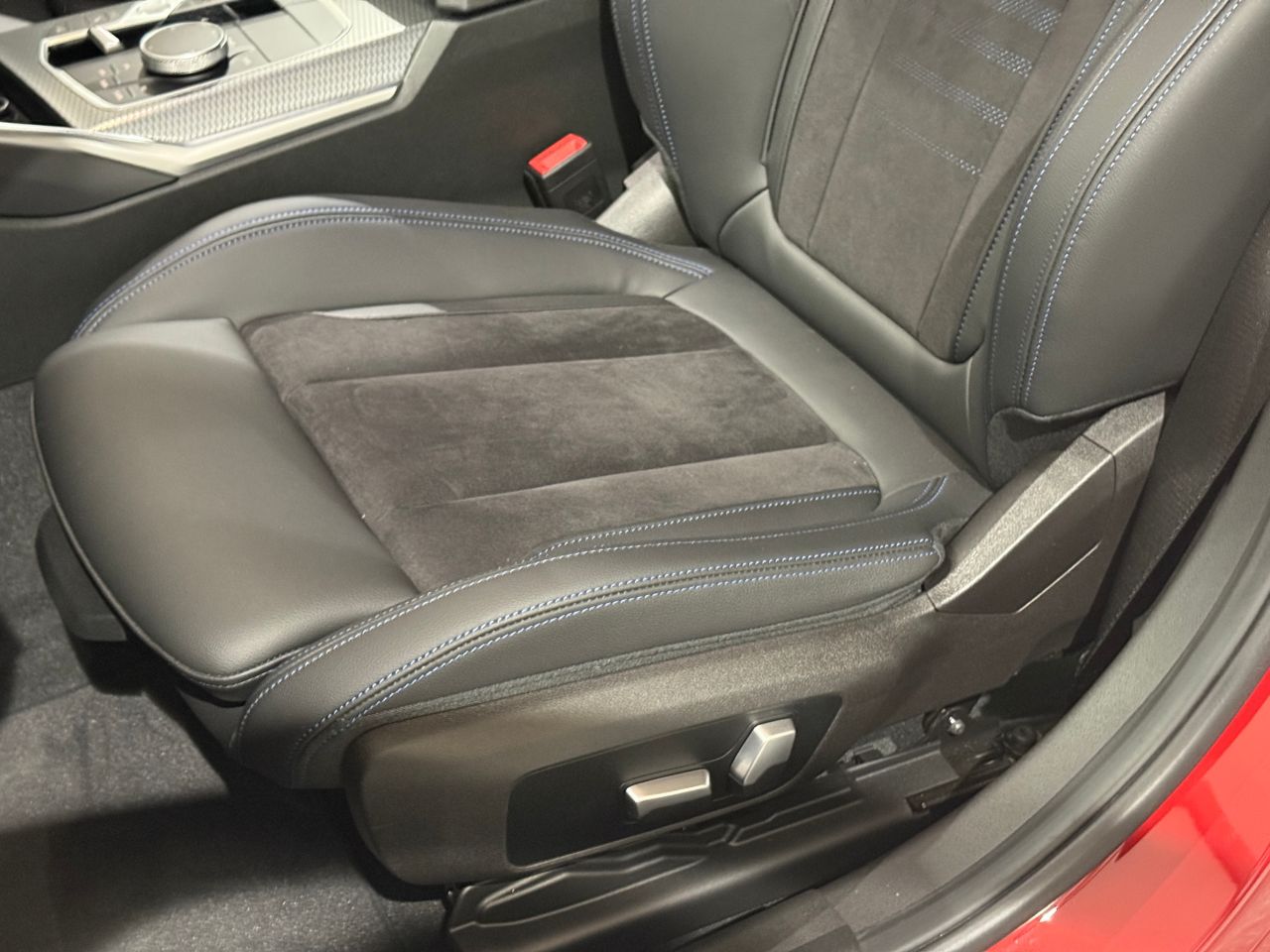 320d xDrive Berline RHD