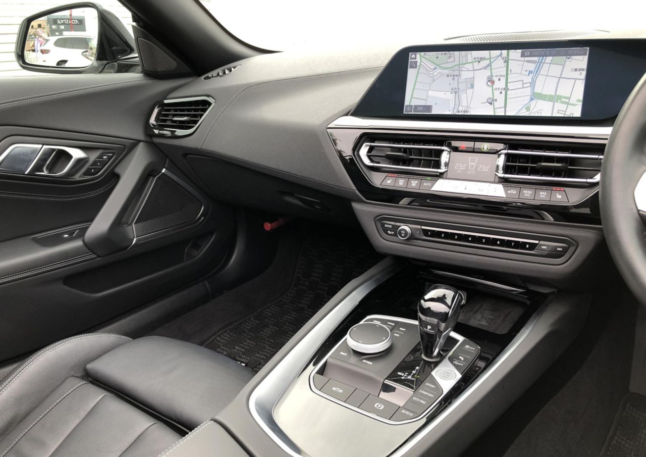 G29 z4 sDrive20i RHD