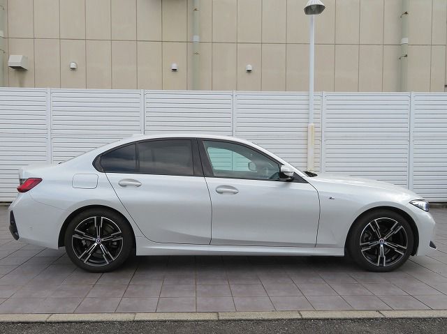 320d xDrive Berline RHD