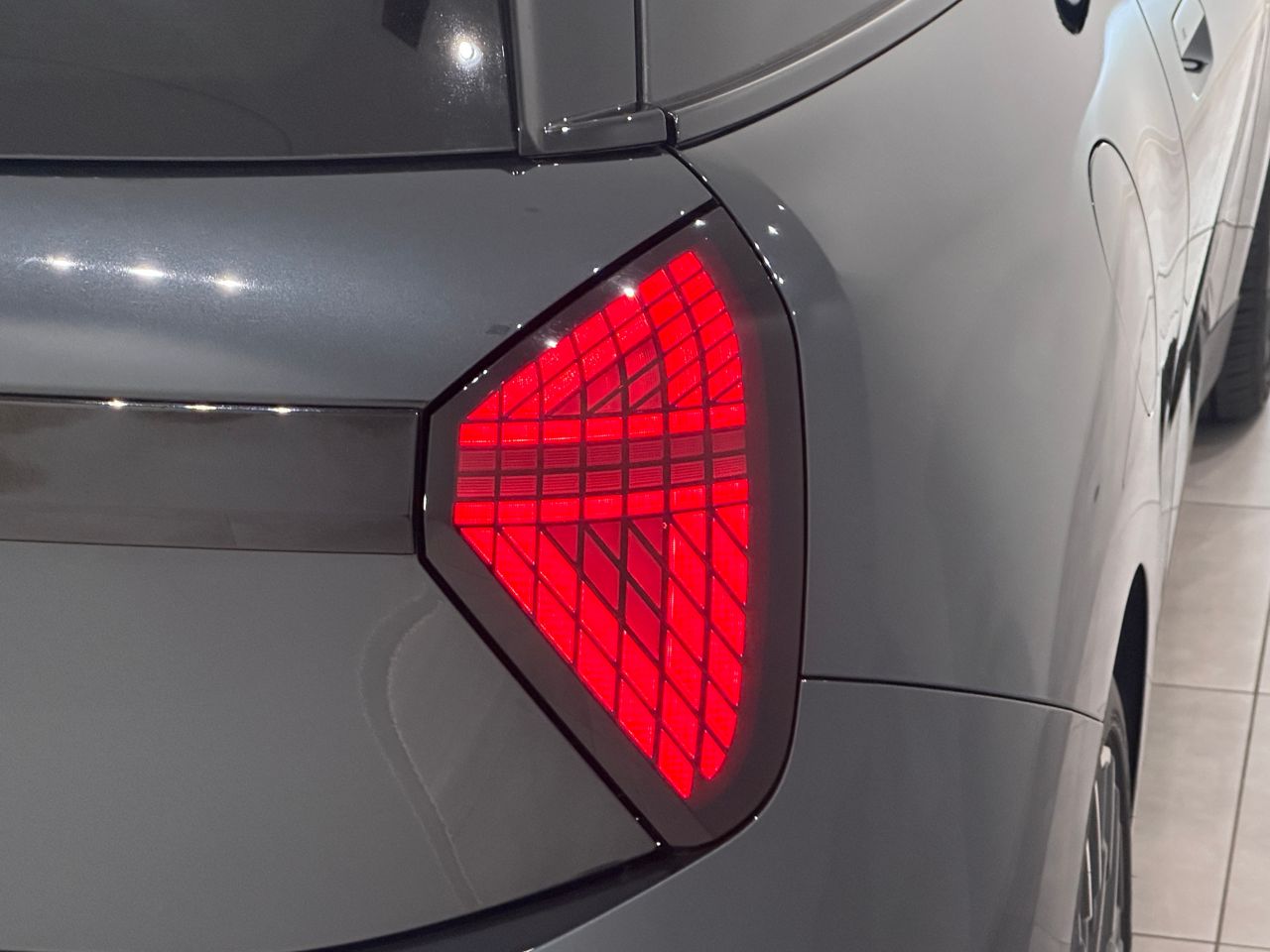 J01 MINI Cooper SE