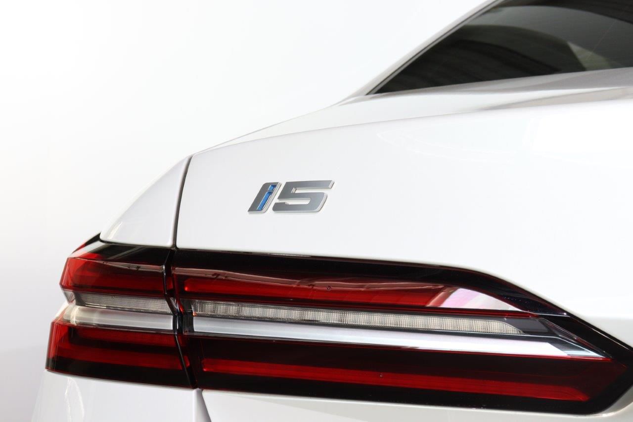 BMW i5 eDrive40 Sedan RHD