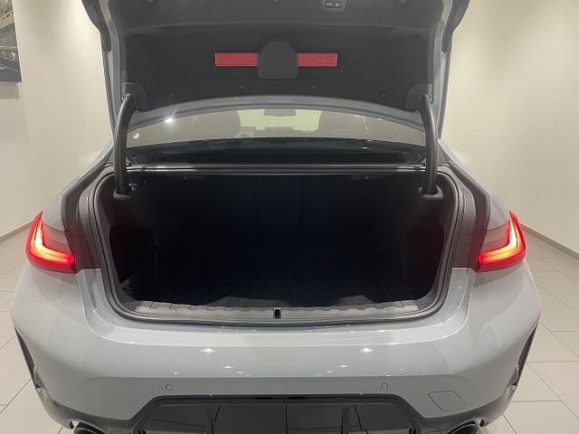 320d xDrive Berline RHD