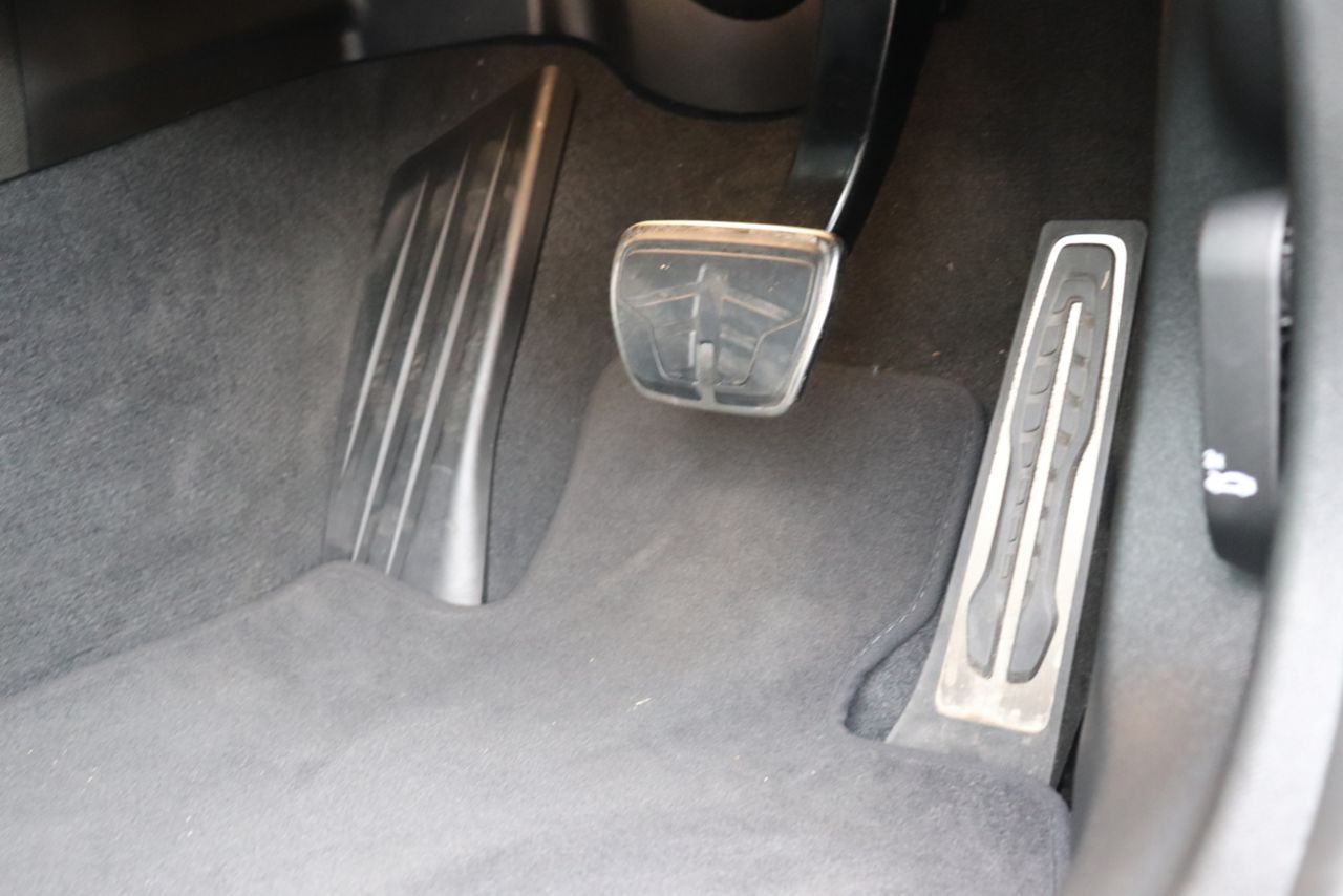 320d xDrive Berline RHD