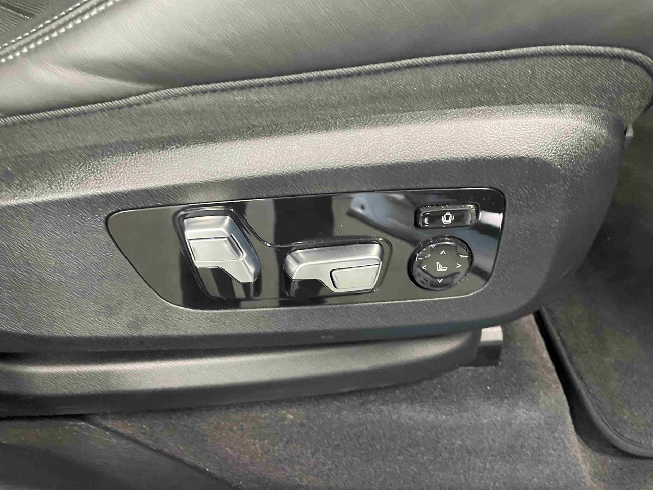 XM RHD
