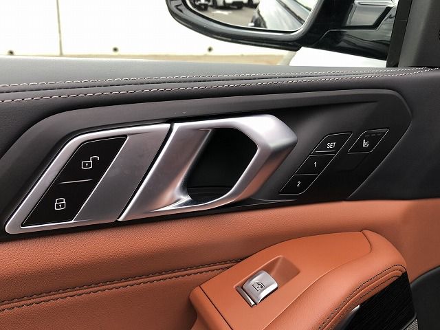 X7 xDrive40d RHD US