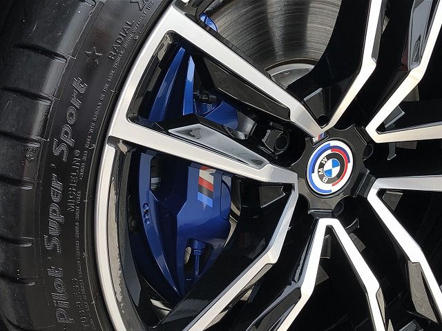 G29 z4 sDrive20i RHD