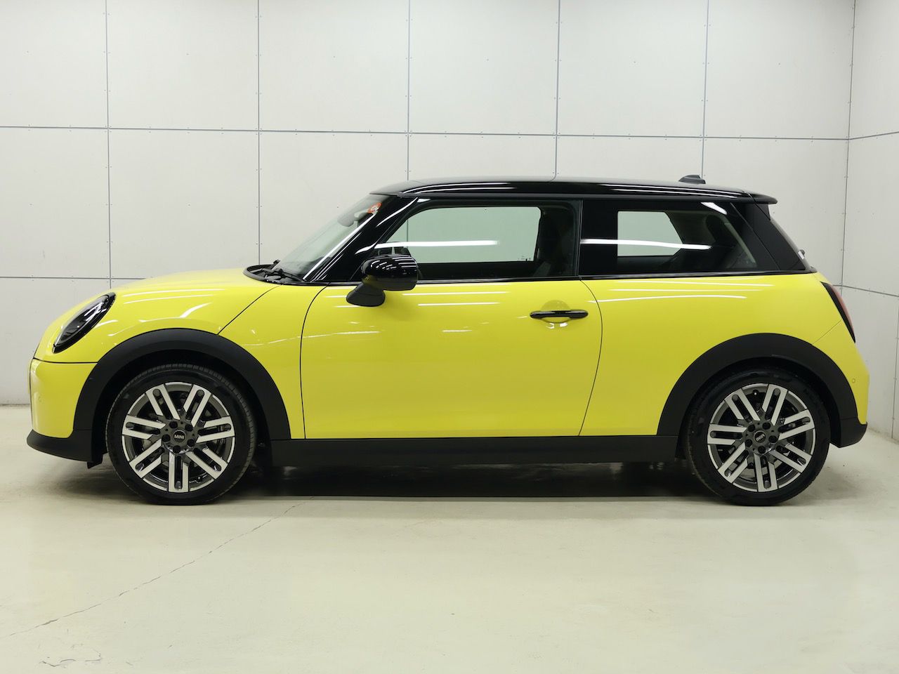 F66 MINI Cooper C 3Dr