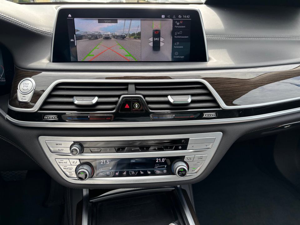 BMW 740