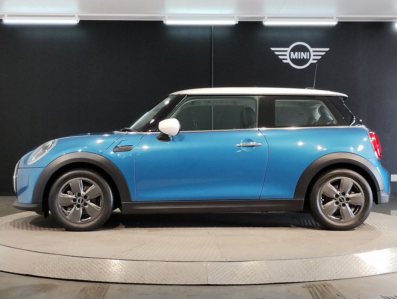 MINI Cooper F56 RHD