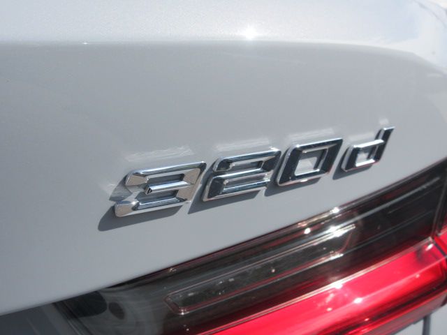 320d xDrive Berline RHD