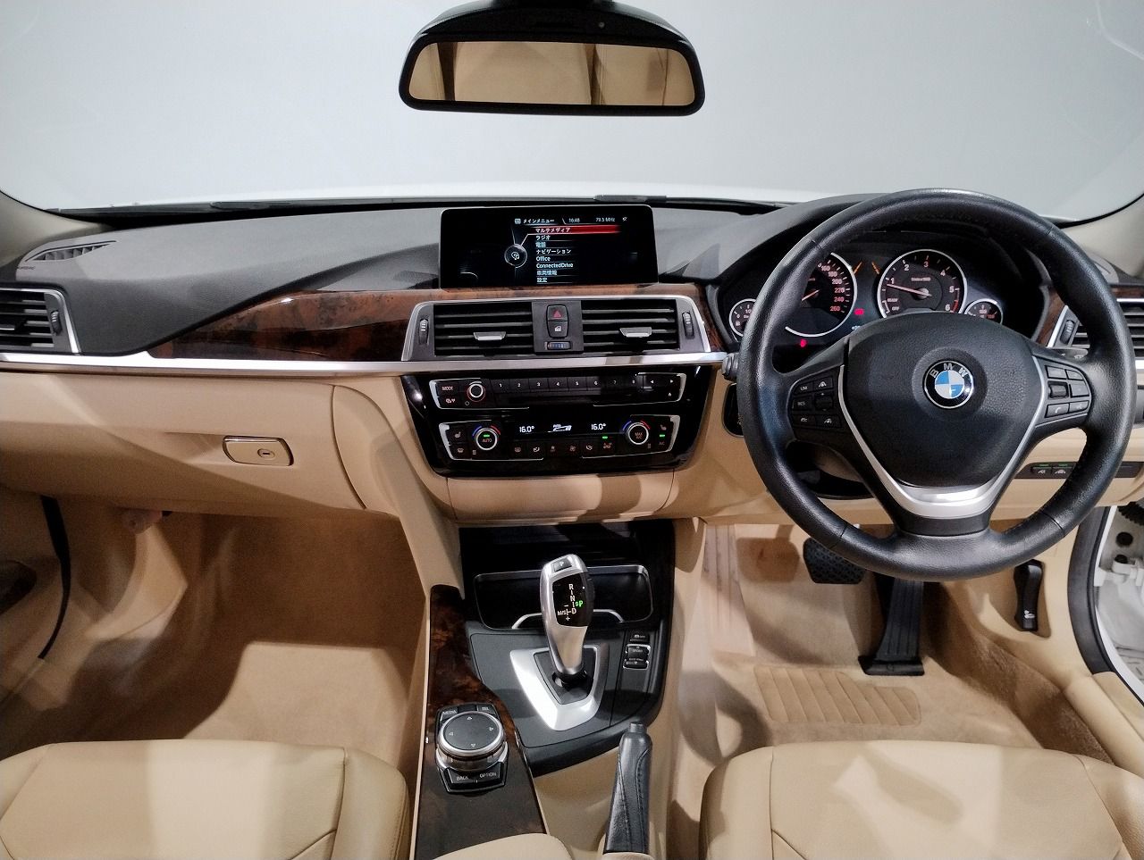 320D SEDAN RHD